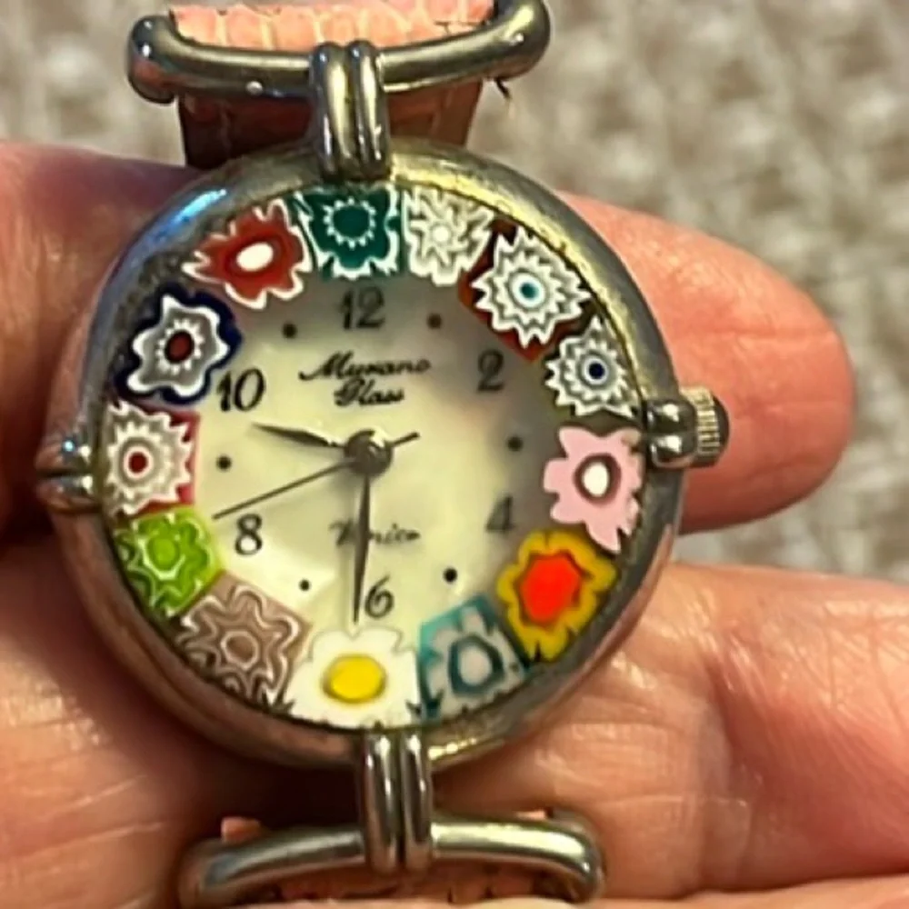 Vintage watches. (4) Lorus Disney Minnie mouse watch. Murano Glass. SKAG…